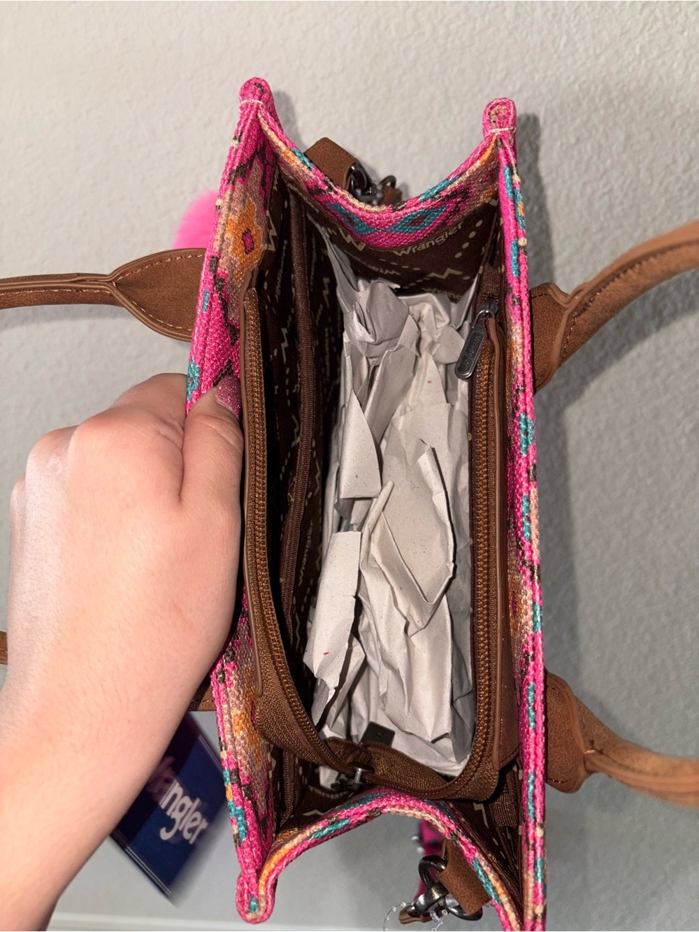 NWT Wrangler Pink Boho Aztec Crossbody Purse - Picture 3 of 4